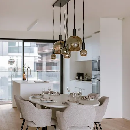 Huswell - New Overlooking The Yacht Harbor With Parking Apartment *